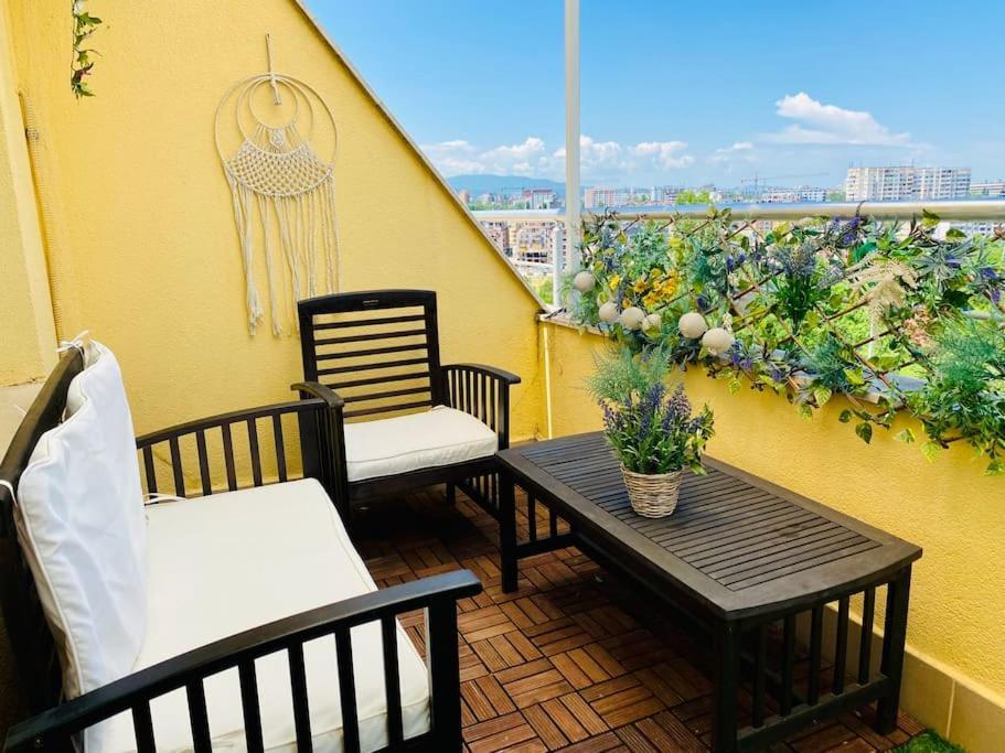 Stylish Magenta Apartment - Terrace & Free Parking 索菲亞 外观 照片