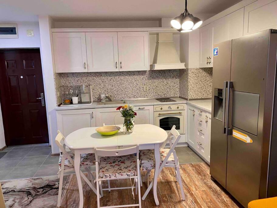 Stylish Magenta Apartment - Terrace & Free Parking 索菲亞 外观 照片